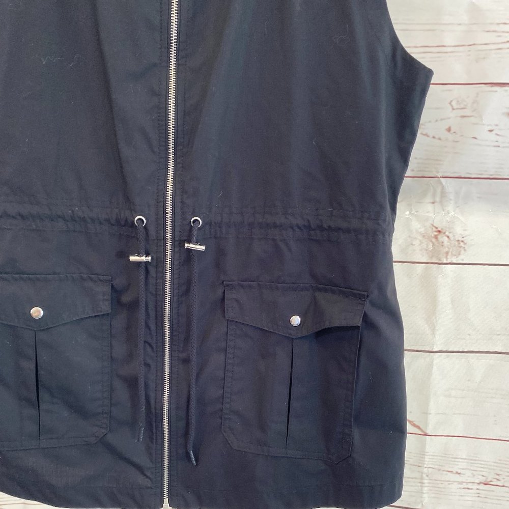 SOLD Howard Hanna Hooded Black Sleeveless Vest NWOT - Picture 9 of 9